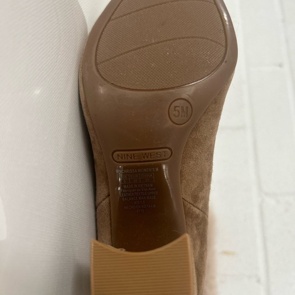 Brand new booties never worn - Picture 2 of 3